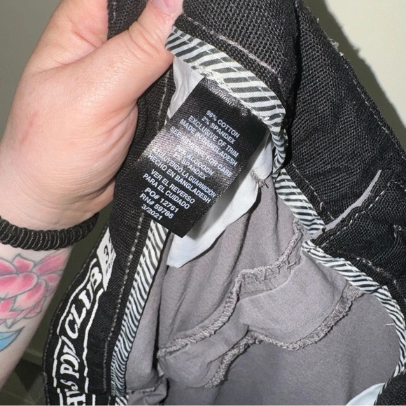 Men’s Y2K Beverly Hills Polo Club Brand  Grey Colour Cargo Style Shorts Size 32 - Picture 11 of 11